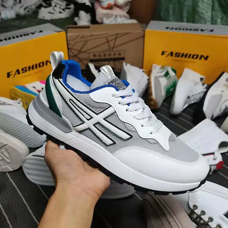 Wholesale men gym sports casual walking sneakers mixed shoes stock