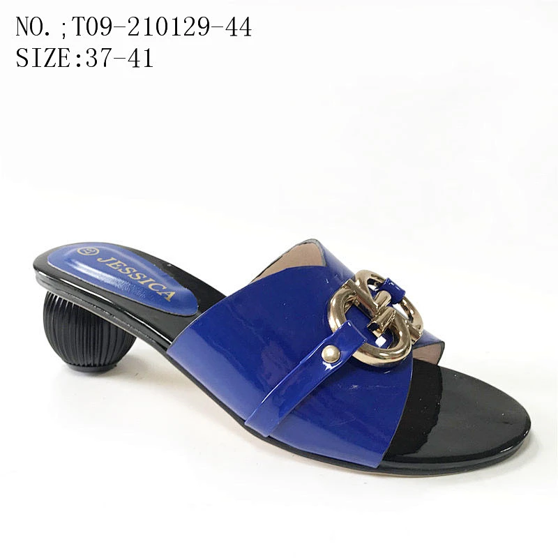 Women slides slippers outdoor sandals New design slippers custom shoes