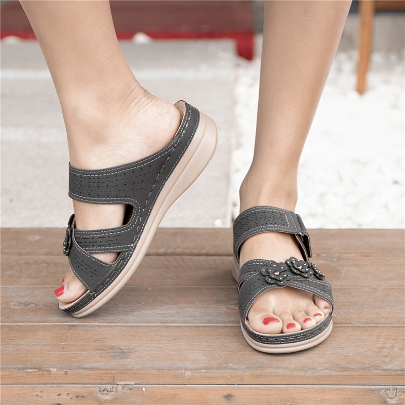 2021 Diamond Flower Lady Roman Slipper Sewn Yarn Wedgings Mother Shoe Open-Toed Woman Sandal