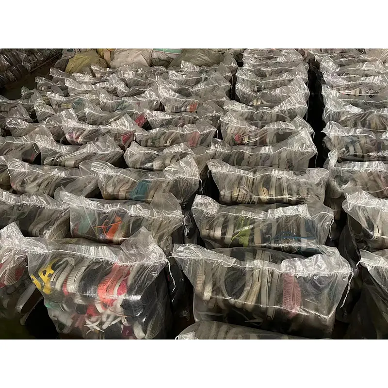 Mix style good quality A used shoes secondhand shoes  sneakers  stock lots