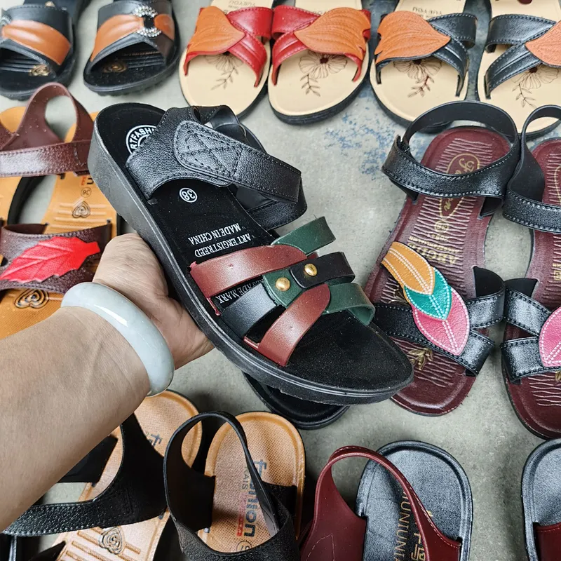 Women mix style sandals  breathable outdoor sandals middle aged non-slip sandals soft sole