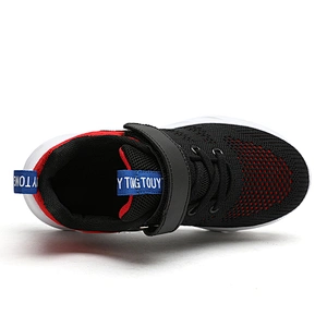 Latest design kids sneakers fashion sports shoes children fly knitted casual running shoes
