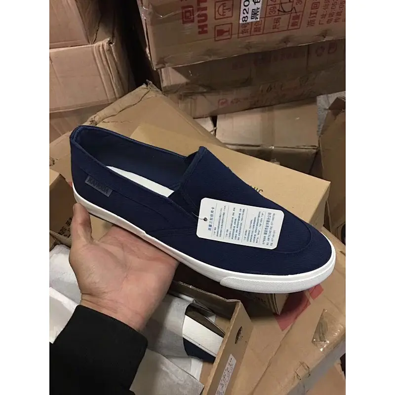 Cheap mixed styles men casual canvas shoes vulcanized shoes shoe stock lots