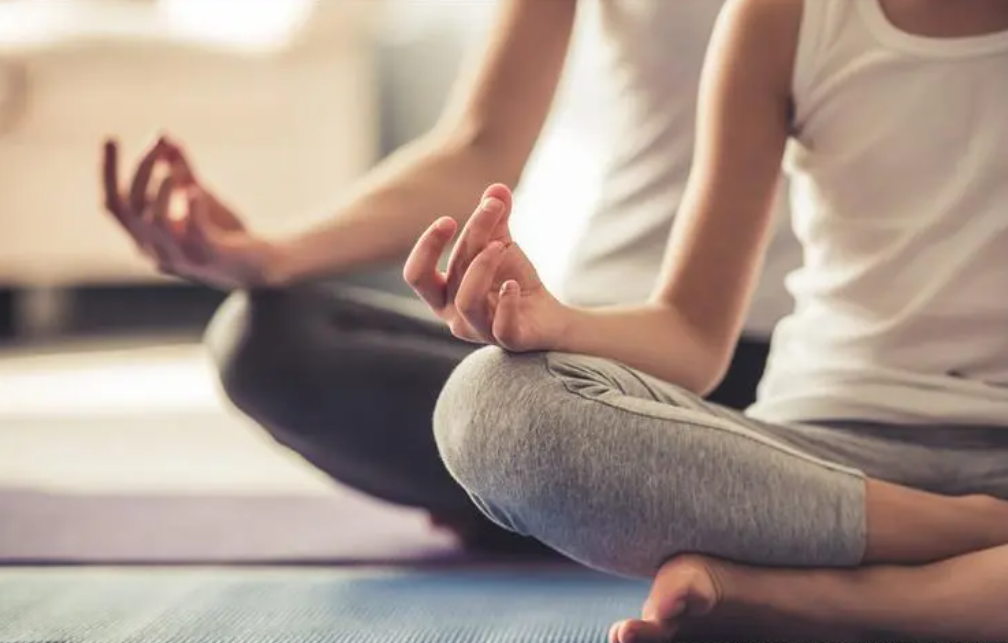 activewear made with elastic yoga fabrics