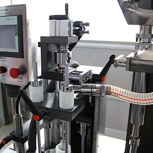 High Quality Straight Type Cream, Lotion, Cosmetic, Liquid, Serum, Ointment Filling and Capping Machine/Packing/Line/Equipment