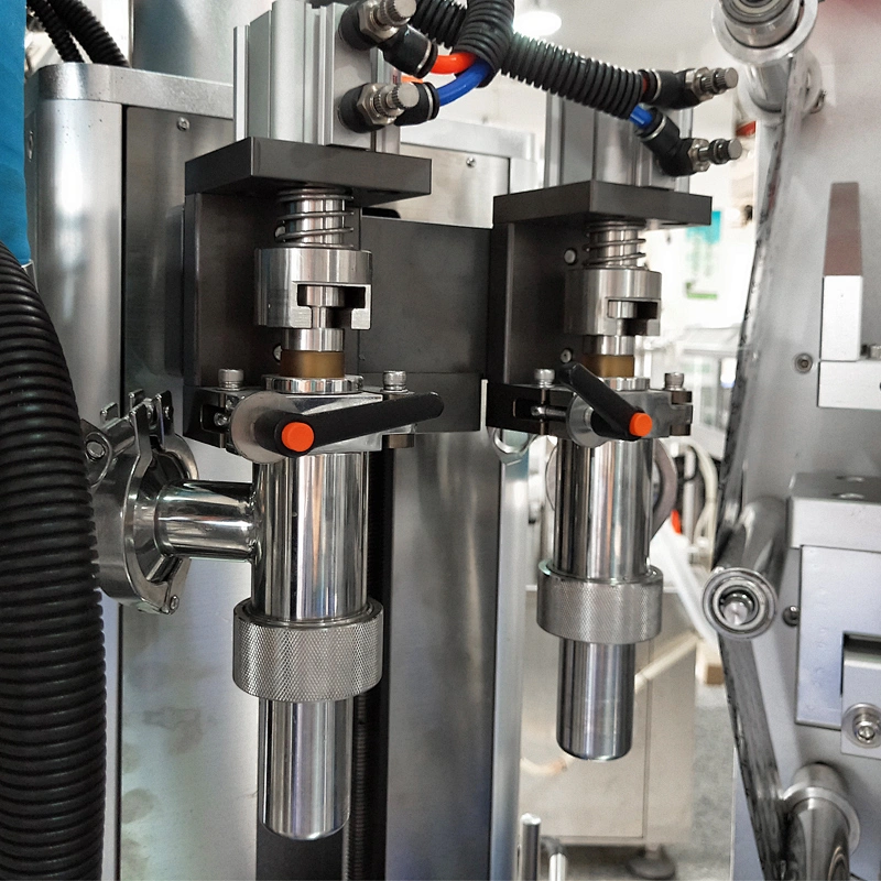 Popular Automatic Filling and Capping Machine for Small Bottle