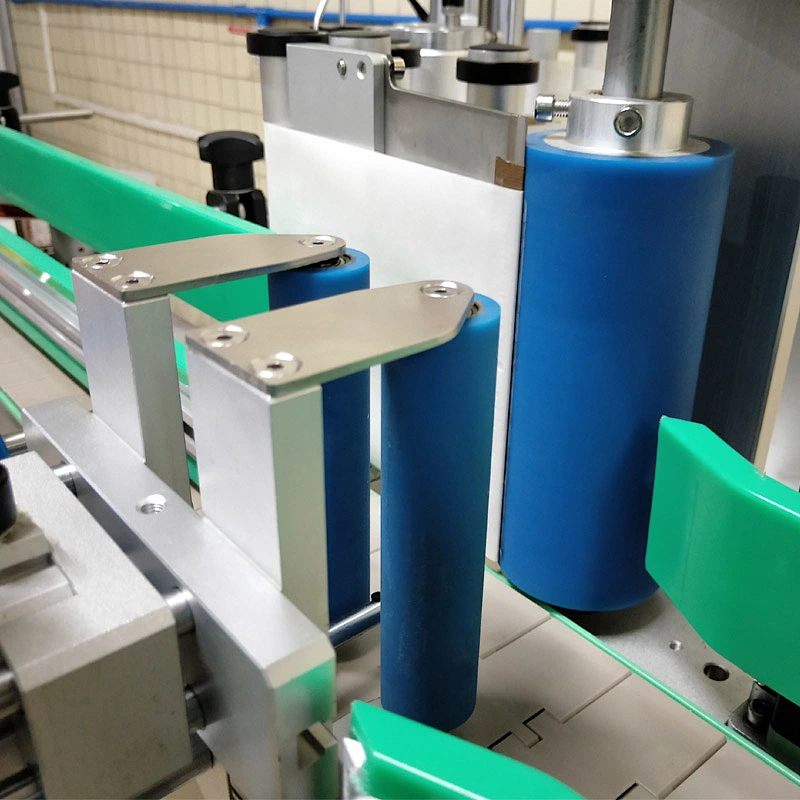 High Precision Positioning Sticker Labeling Hand Sanitizer Bottle Beer Beverage Water/Shower gel/Shampoo  Labeling Machine