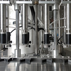 vacuum liquid filler four heads liquid filling machine negative pressure perfume filling machine