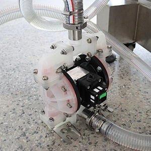 Automatic Servo Motor Piston Filling Machine Cosmetics Liquid Soap Shampoo Hand Sanitizer Filling Capping Labeling Machine