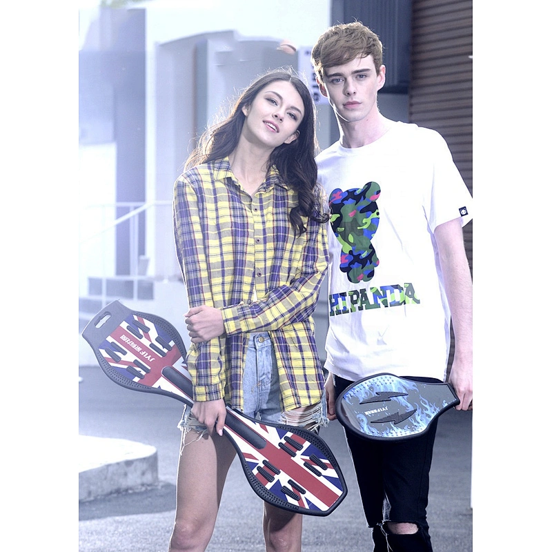 Wollet Beginner skateboarding teenagers swing two-wheeled dragon twisting skateboard