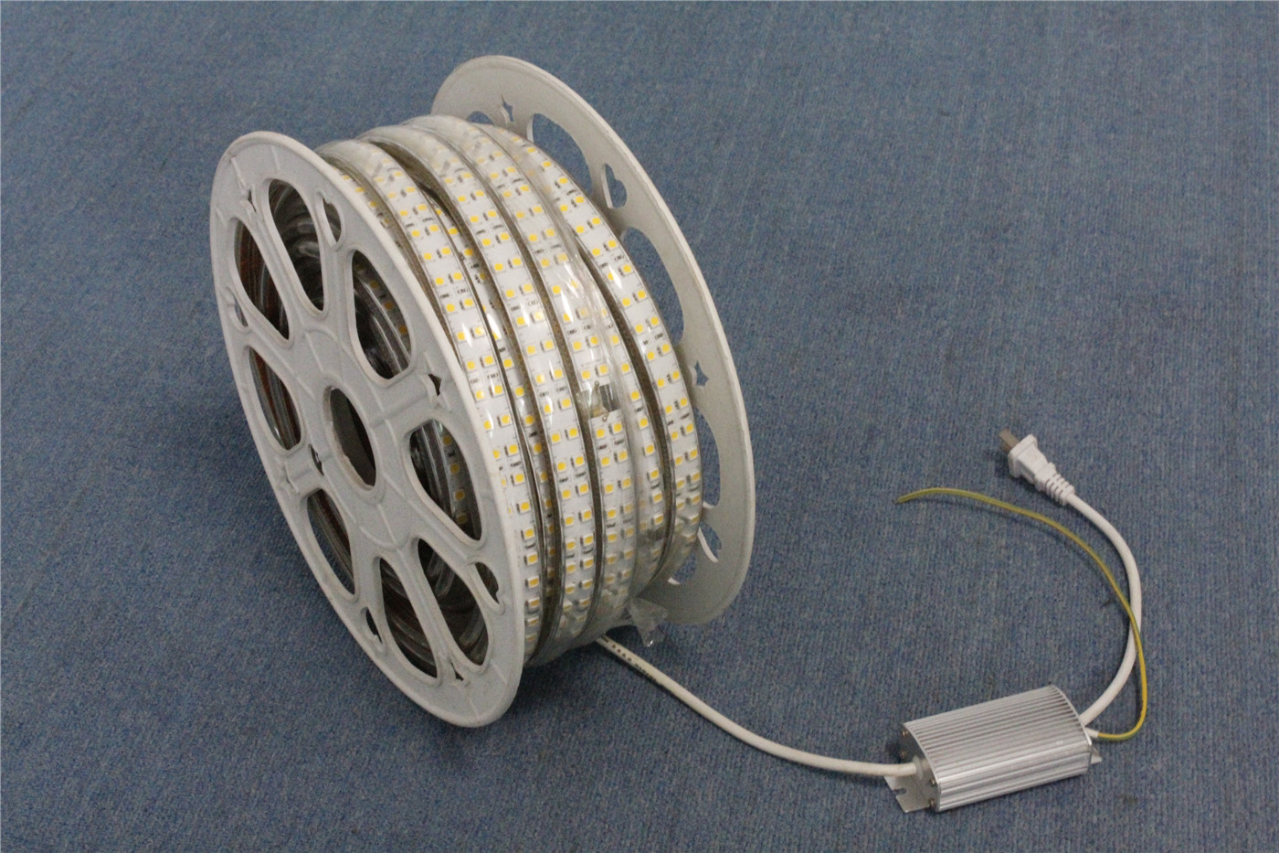 led 220v strip