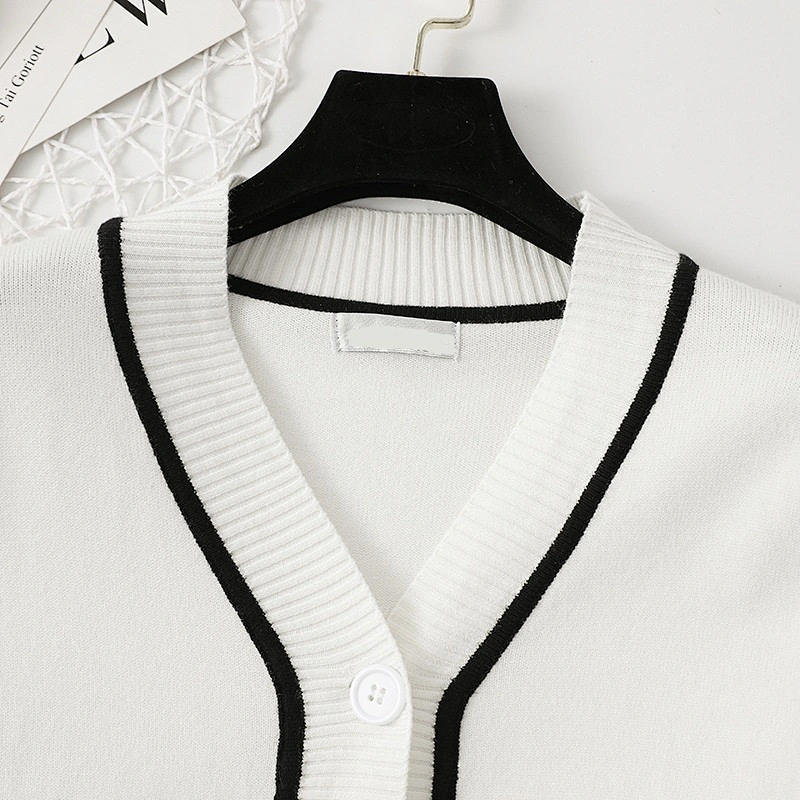 Winter shallow v-neck coatigan patch pockets crop top women plus size sweater