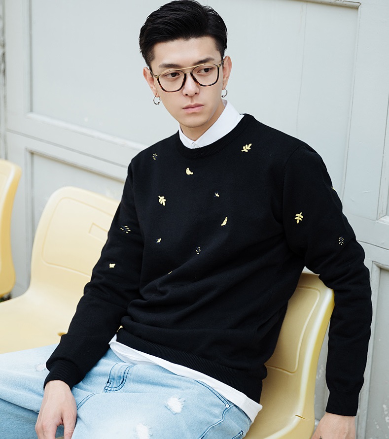 Fshion Korean oem knitwear gray men sweaters pullover with patches casual designer winter men sweaters
