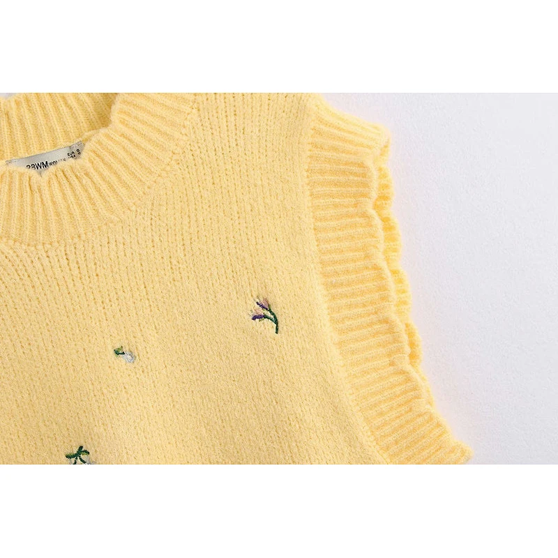 Women Sweet Fashion Floral Embroidery Knitted Vest Sweater Vintage High Neck Sleeveless Female Tops