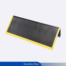 Escalator stainless steel step　DAA26140A145