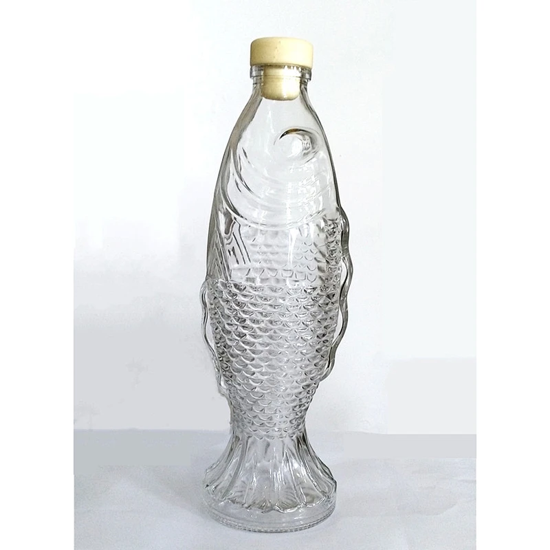 500ml16oz Wholesale New Design fish Unique Style Animal glass bottles Custom water bottle with airtight lid for beverage liquor