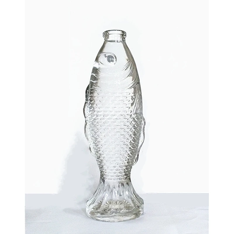 500ml16oz Wholesale New Design fish Unique Style Animal glass bottles Custom water bottle with airtight lid for beverage liquor