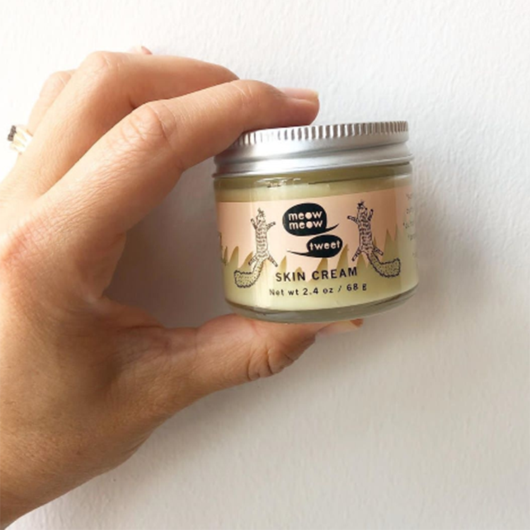 glass jars with metal lid