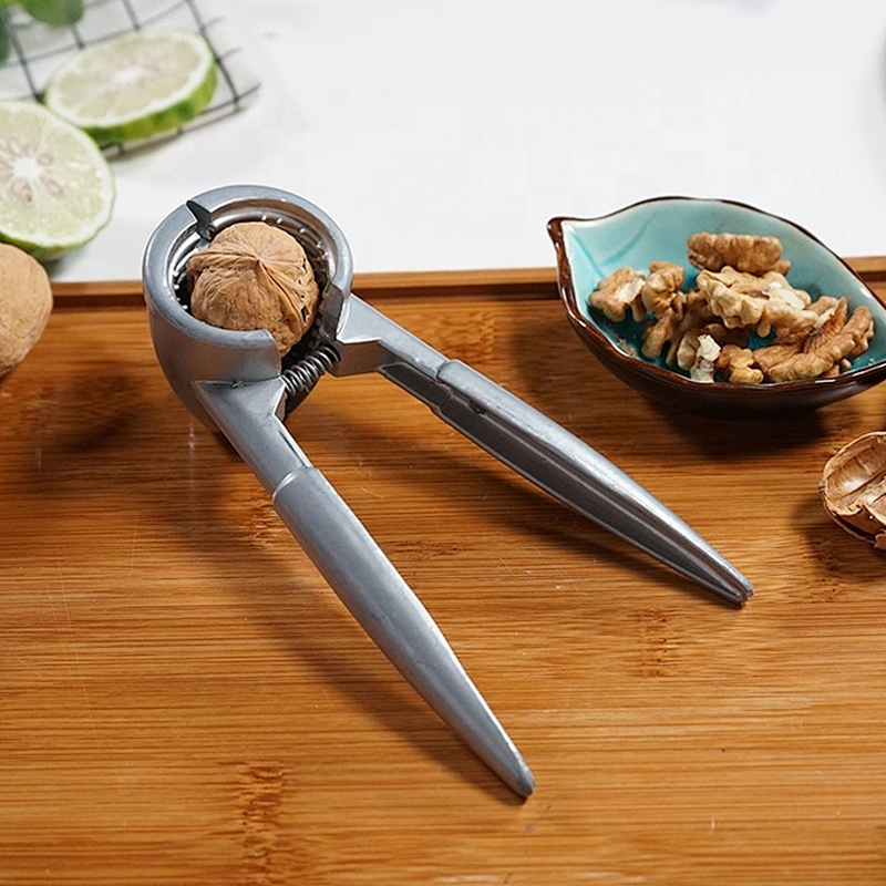 Factory supply home kitchen useful manual grater stainless steel nutmeg cracker