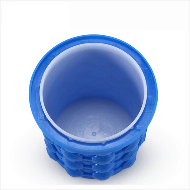 High quality and portable silicone ice bucket with a lid