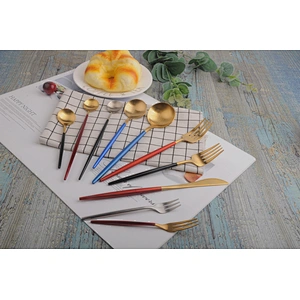 luxury elegant 18/10 silverware stainless steel restaurant bulk flatware set custom gold plated reusable cutlery set