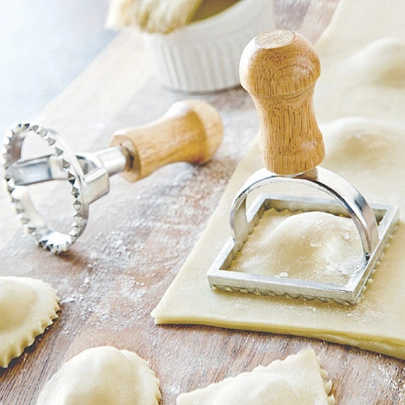 Creative home kitchen stainless steel dumpling maker 4pcs set of dumpling mould