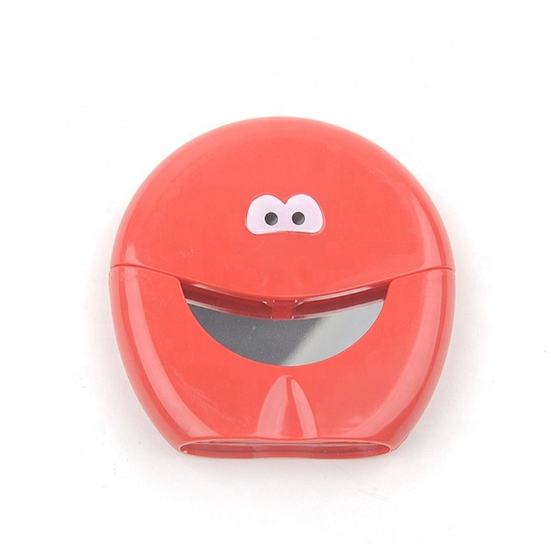 High quality plastic blade easily cuts plastic pizza cutter