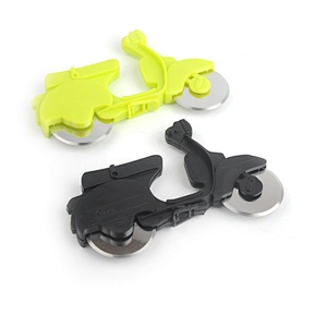 High quality plastic blade easily cuts plastic pizza cutter