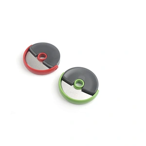 High quality plastic blade easily cuts plastic pizza cutter