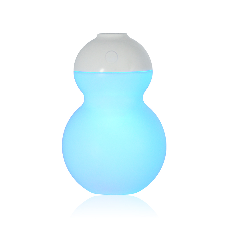 2022 Newest Design Car Aroma Diffuser With seven colors change Light  Portable USB Charge Car humidifier