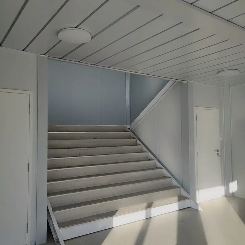 Las casas prefabricadas de GZXINCHENG albergan un contenedor de paquete plano con alta calidad para la construcción