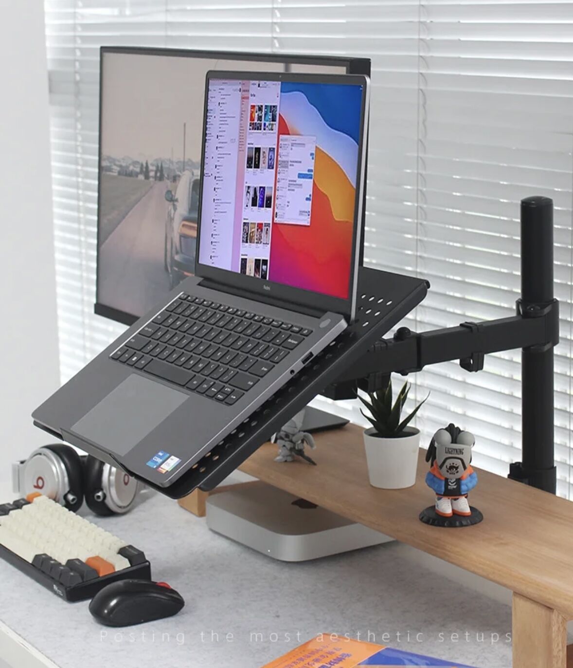 Boosting Office Efficiency: Creating a Comfortable and Productive Desk Setup