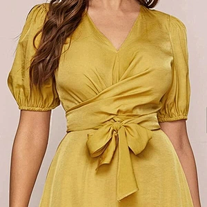 2021 New Arrival Twist Front Puff Sleeve Self Tie Dress Sexy Cusual Lady Dress