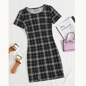 2021 New Plus M-slit Hem Plaid Dress Printed dress O Neck