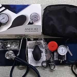High Quality Doctor Medical Kit Cheap Nurse Kit Portable Stethoscope Kit Electric Blood Pressure Monitor Ce OEM Sphygmomanometer