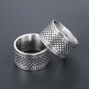 Wholesale And Retail Stainless Steel Antique Silver Men's Hip Hop Punk Gift Party Vintage Checked Ring Women's Jewelry