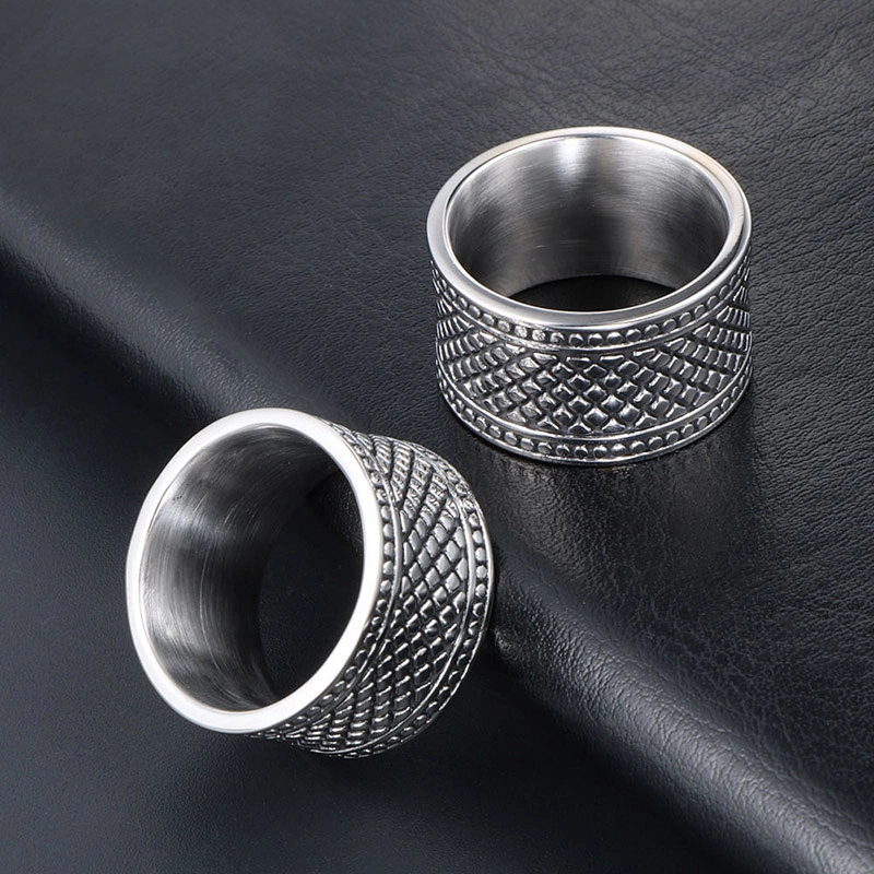 Wholesale And Retail Stainless Steel Antique Silver Men's Hip Hop Punk Gift Party Vintage Checked Ring Women's Jewelry