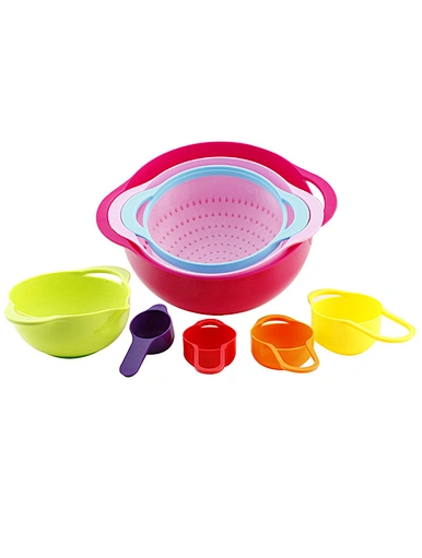 measuring cups and spoons
