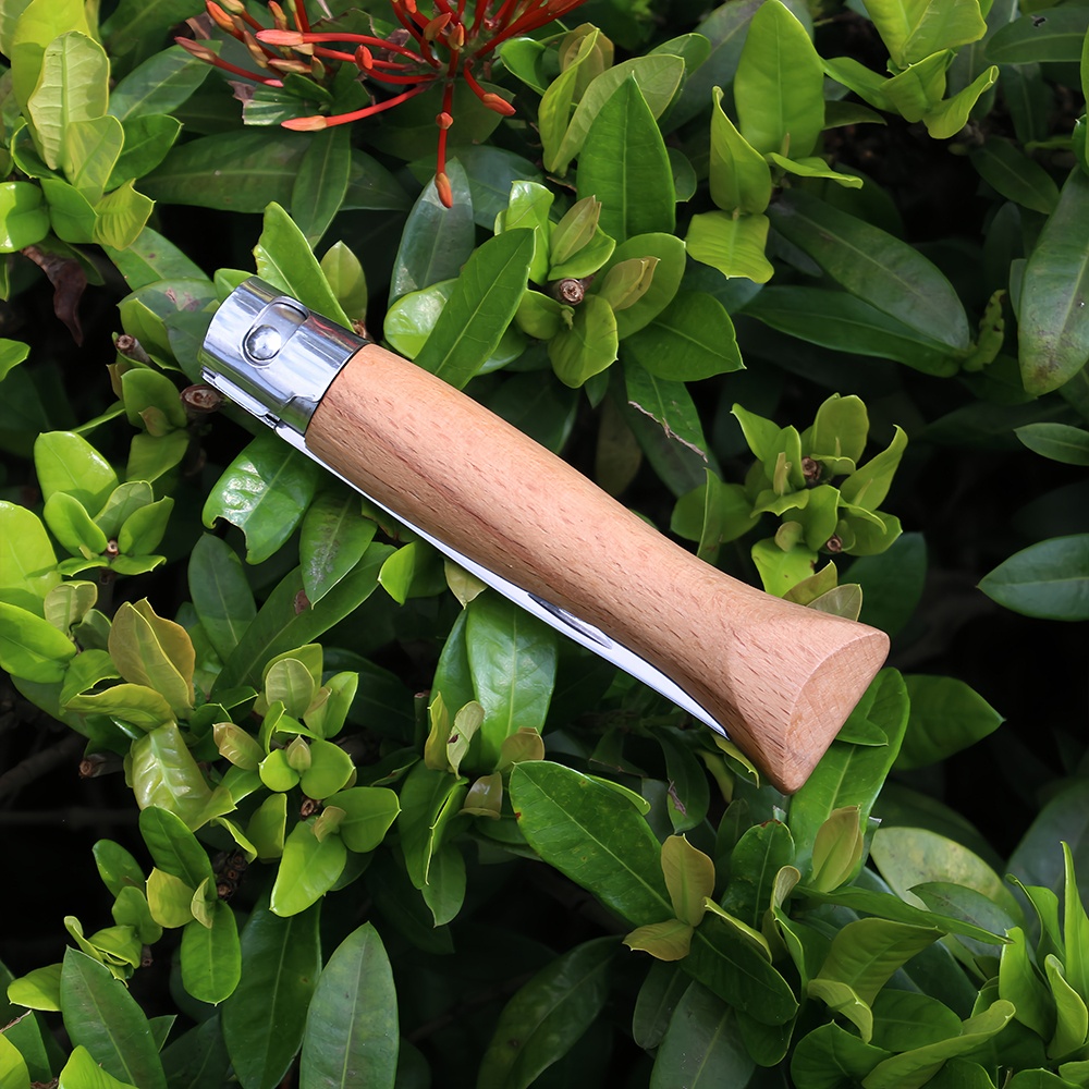 folding fishing knife closed view