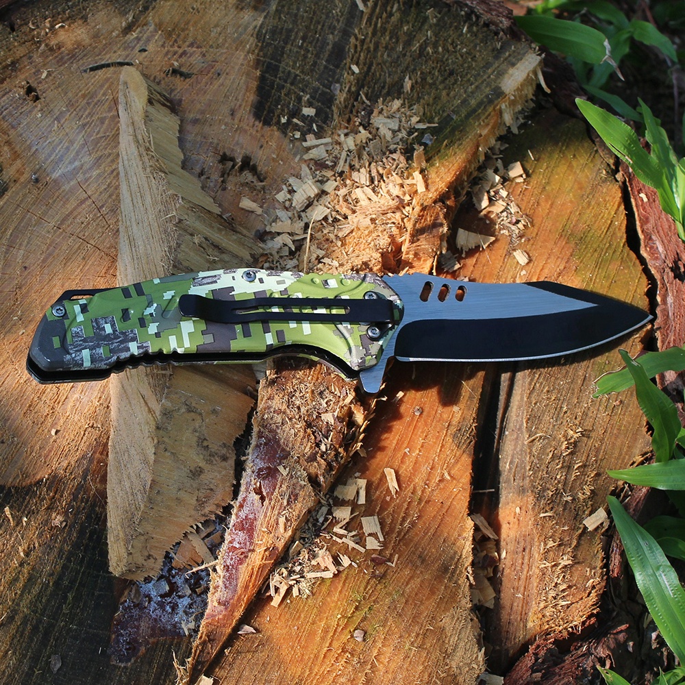 hunting pocket knife with belt clip