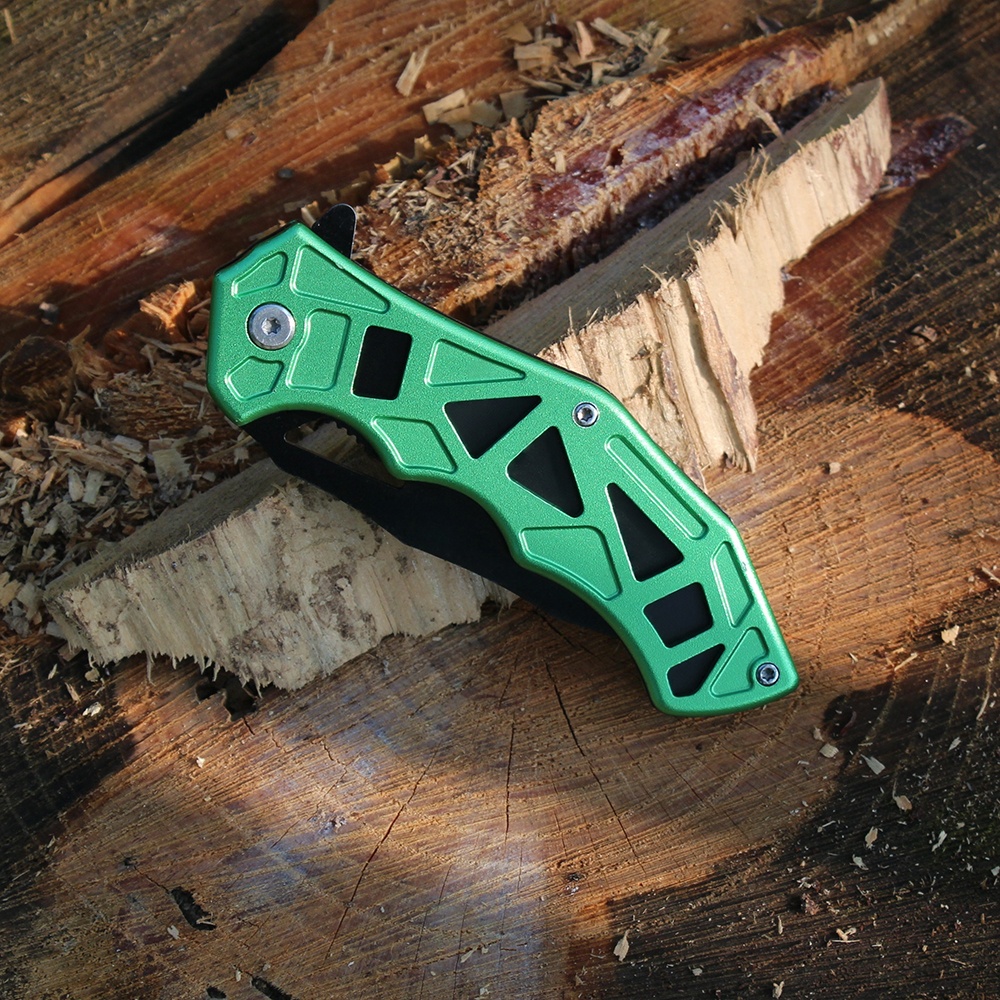 compact quality camping knife for everyday carry