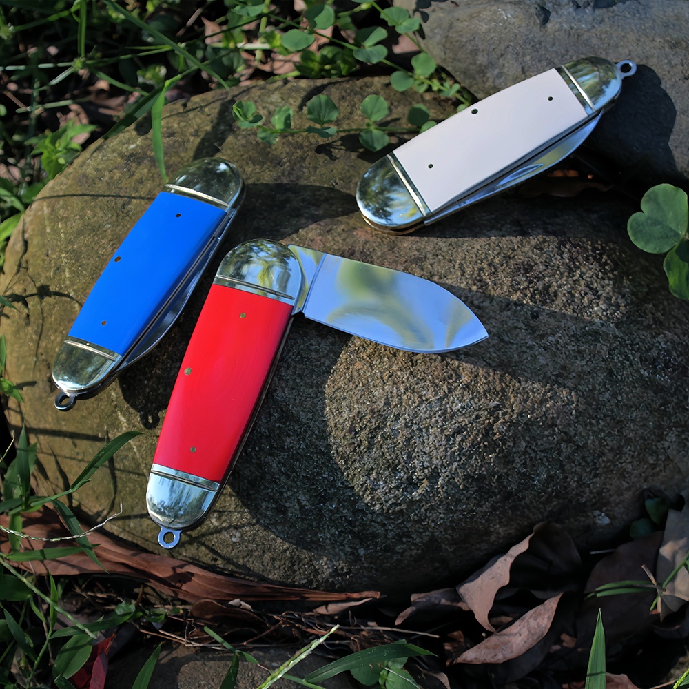 compact edc knife with keyhole