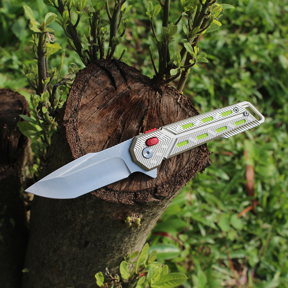 best folding camping knife ergonomic handle grip