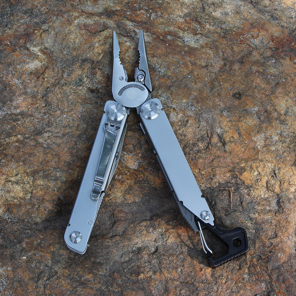 Multifunctional Folding Pliers