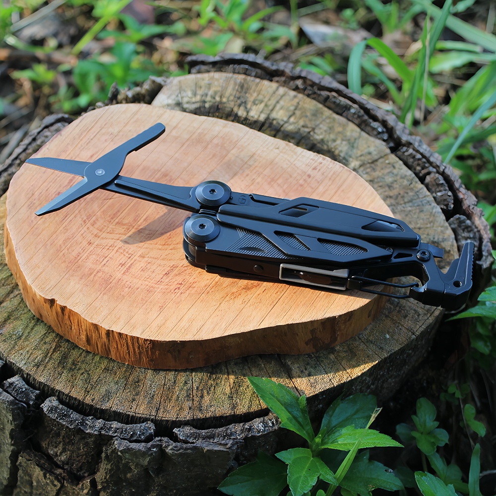 portable EDC multitool multi purpose pliers for outdoor travel