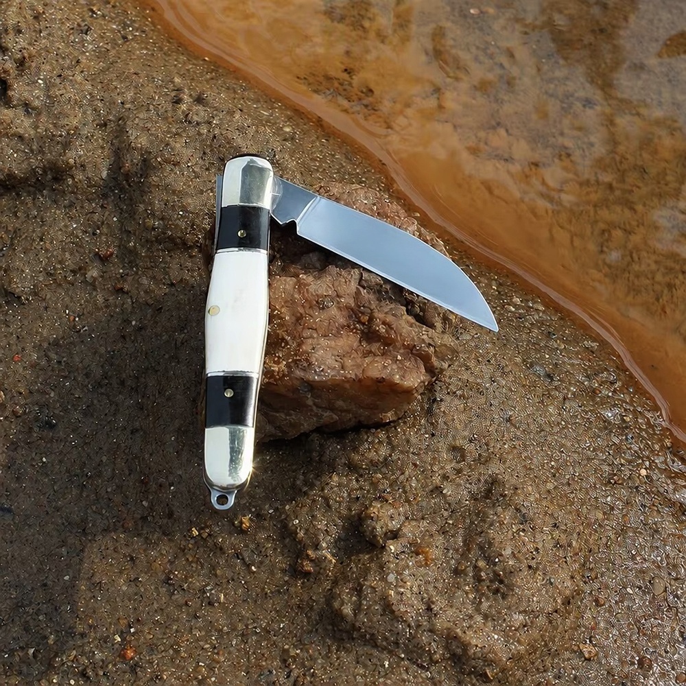 compact small edc knife for daily self defense carry