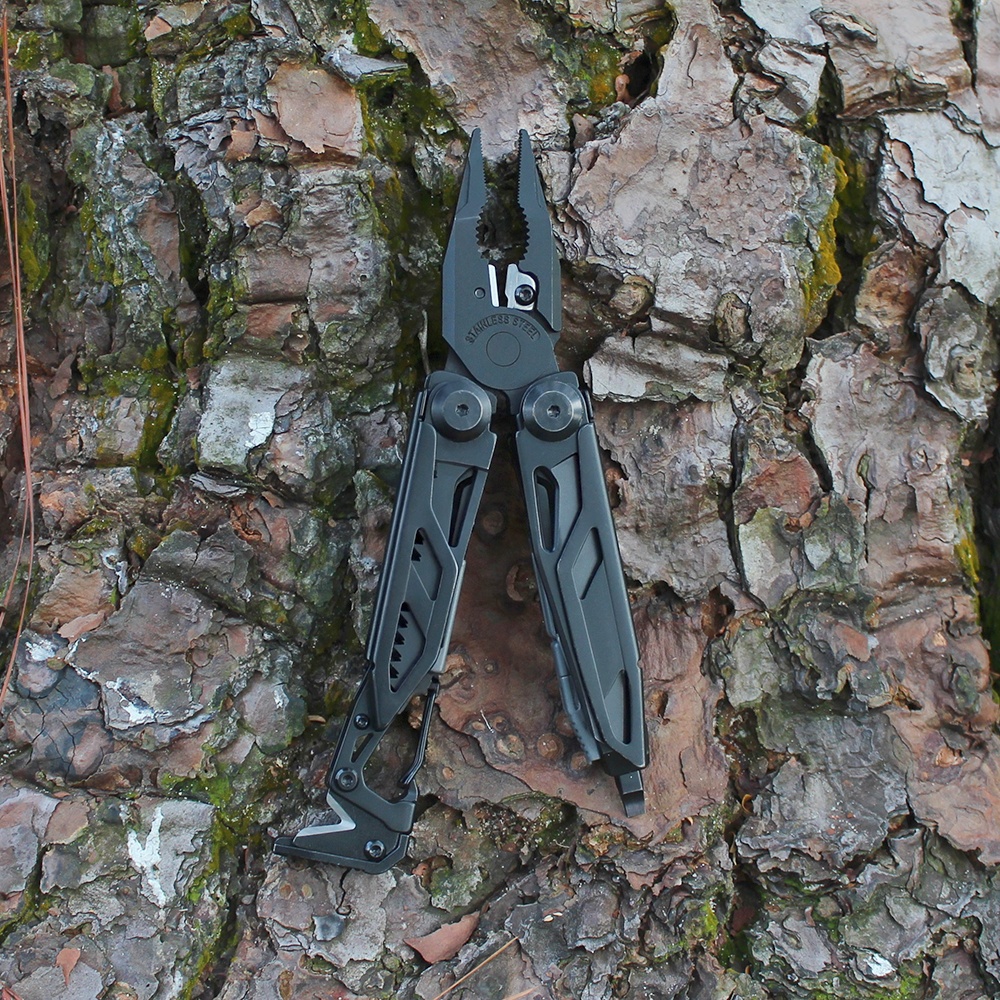 EDC multitool for daily carry