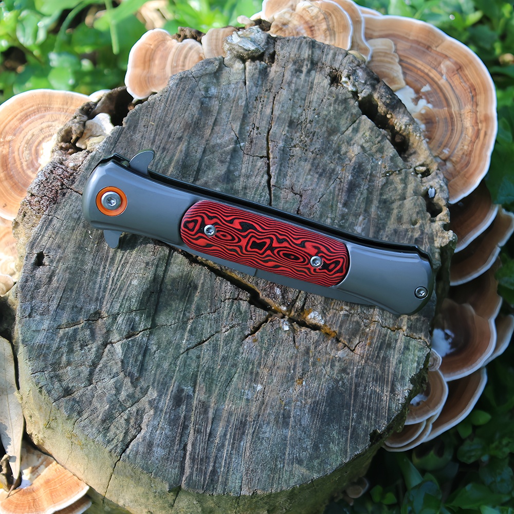 best camping folding knife – close viewed