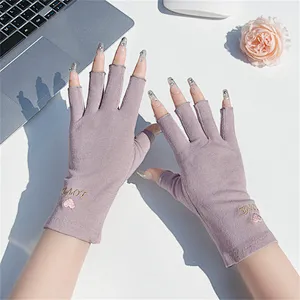 UV Protective Gloves