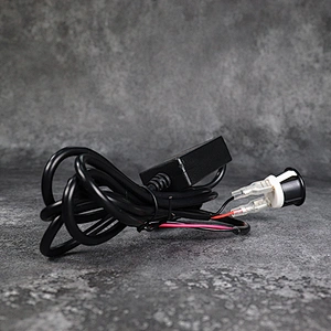 יציאת USB של DAMAVO למטען לרכב עם החלפת מתג רוקר של שקע טעינה בודד